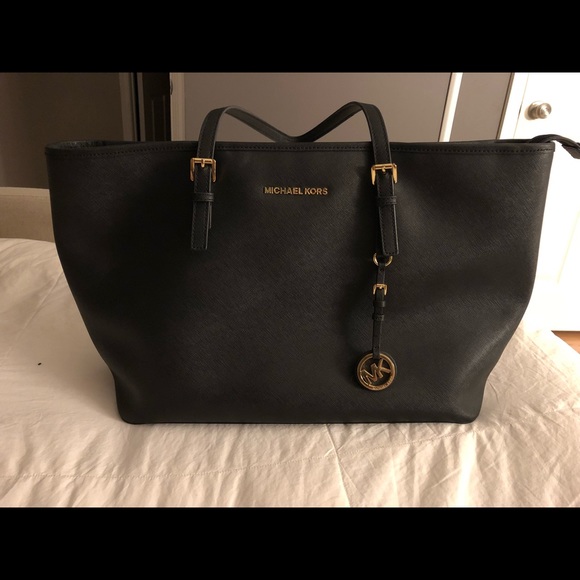 Micheal Kors Jet Set Handbag - Picture 2 of 6